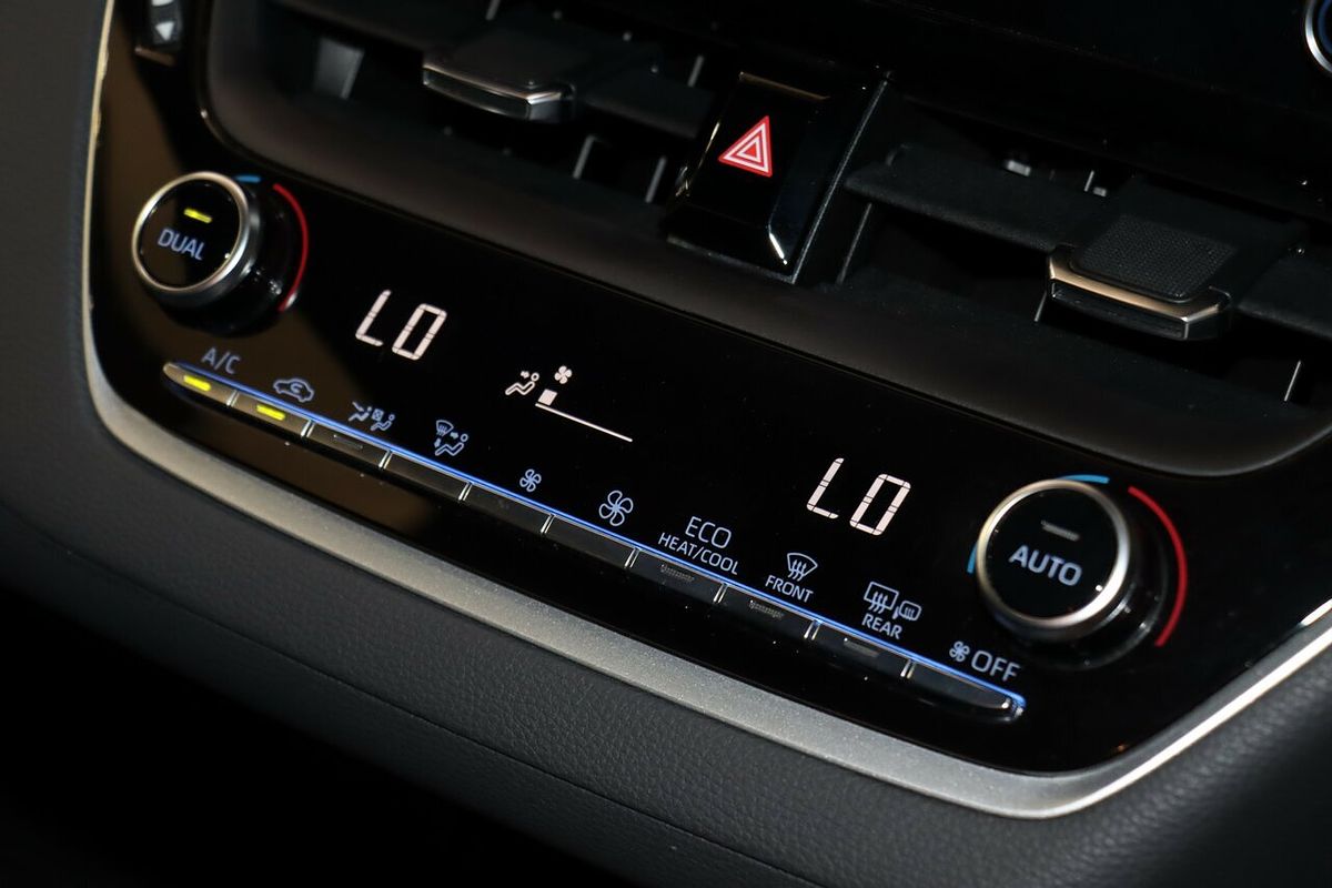 2020 Toyota Corolla SX Hybrid ZWE211R