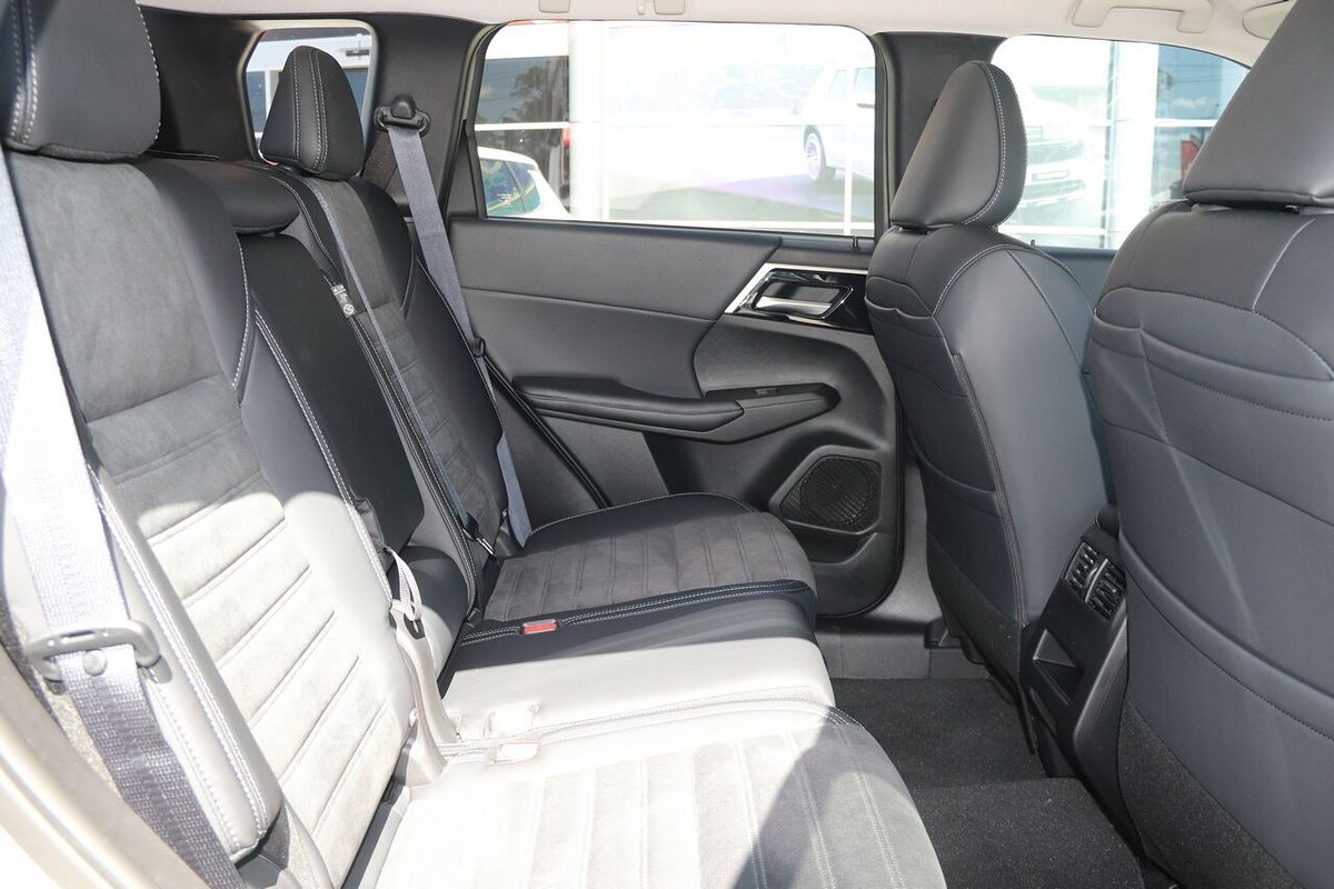 2024 Mitsubishi Outlander Aspire ZM