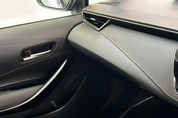 2020 Toyota Corolla Touring Hybrid WxB ZWE211