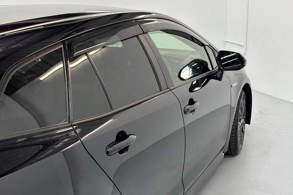2020 Toyota Corolla Touring Hybrid WxB ZWE211