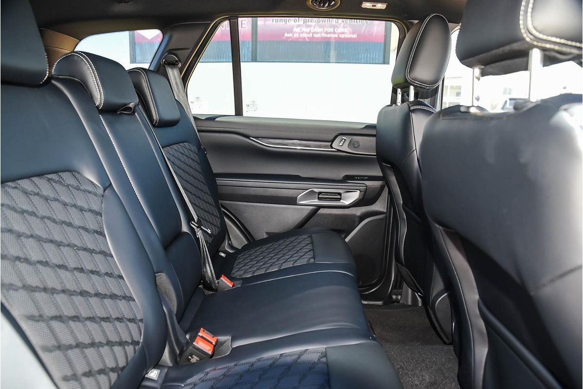 2024 Ford Everest Platinum