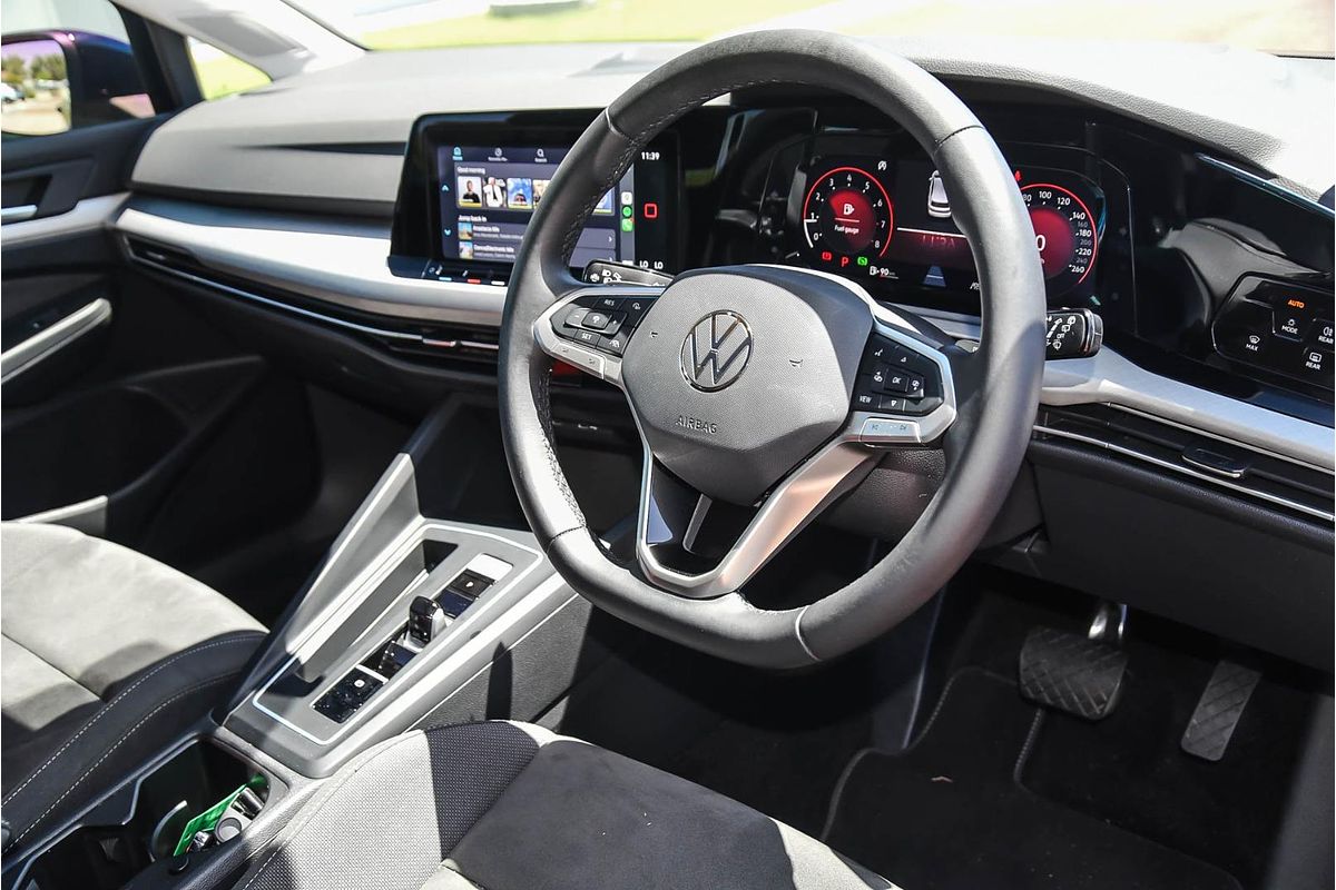 2023 Volkswagen Golf 110TSI 8