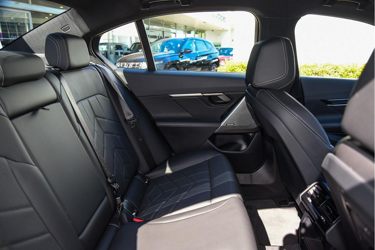 2024 BMW 5 Series 520i M Sport G60