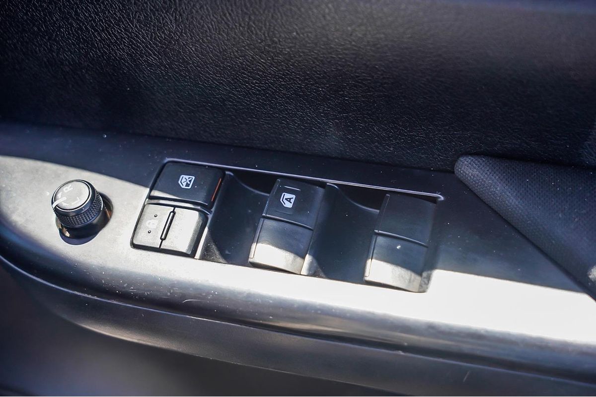 2019 Toyota Hilux SR GUN126R 4X4