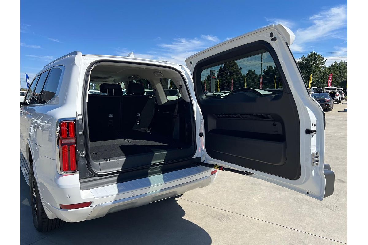 2024 GWM Tank 500 Lux Hybrid P03