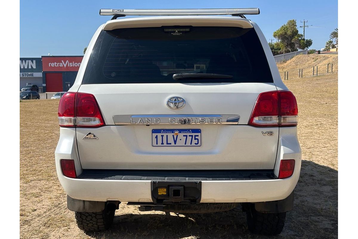 2011 Toyota Landcruiser GXL VDJ200R