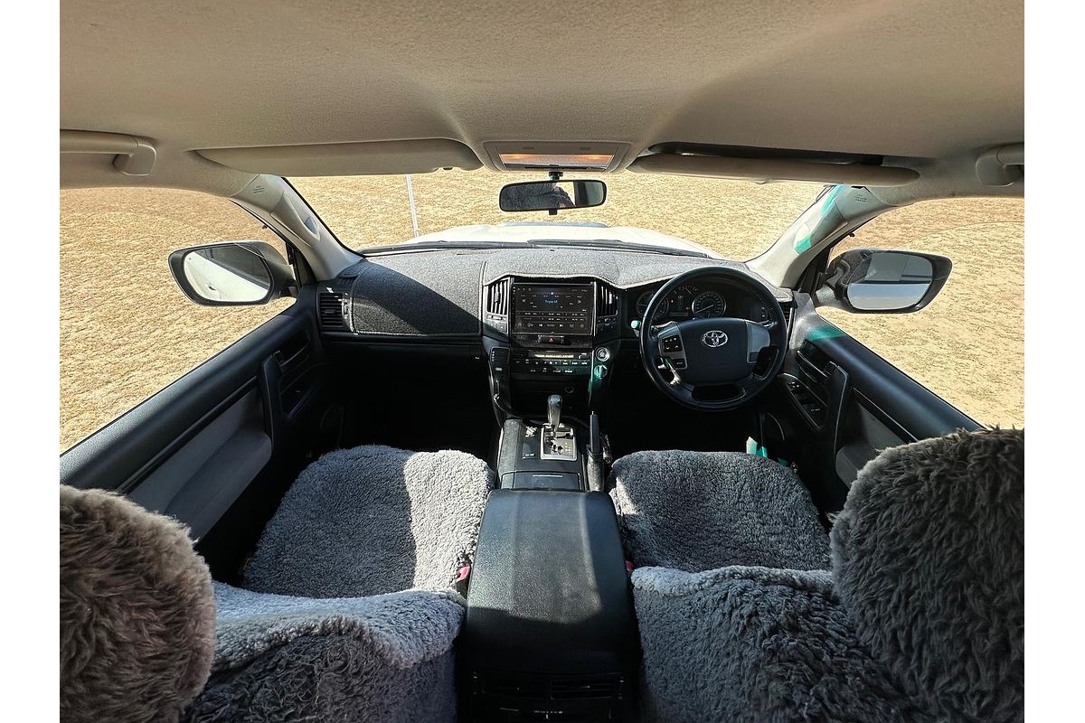 2011 Toyota Landcruiser GXL VDJ200R