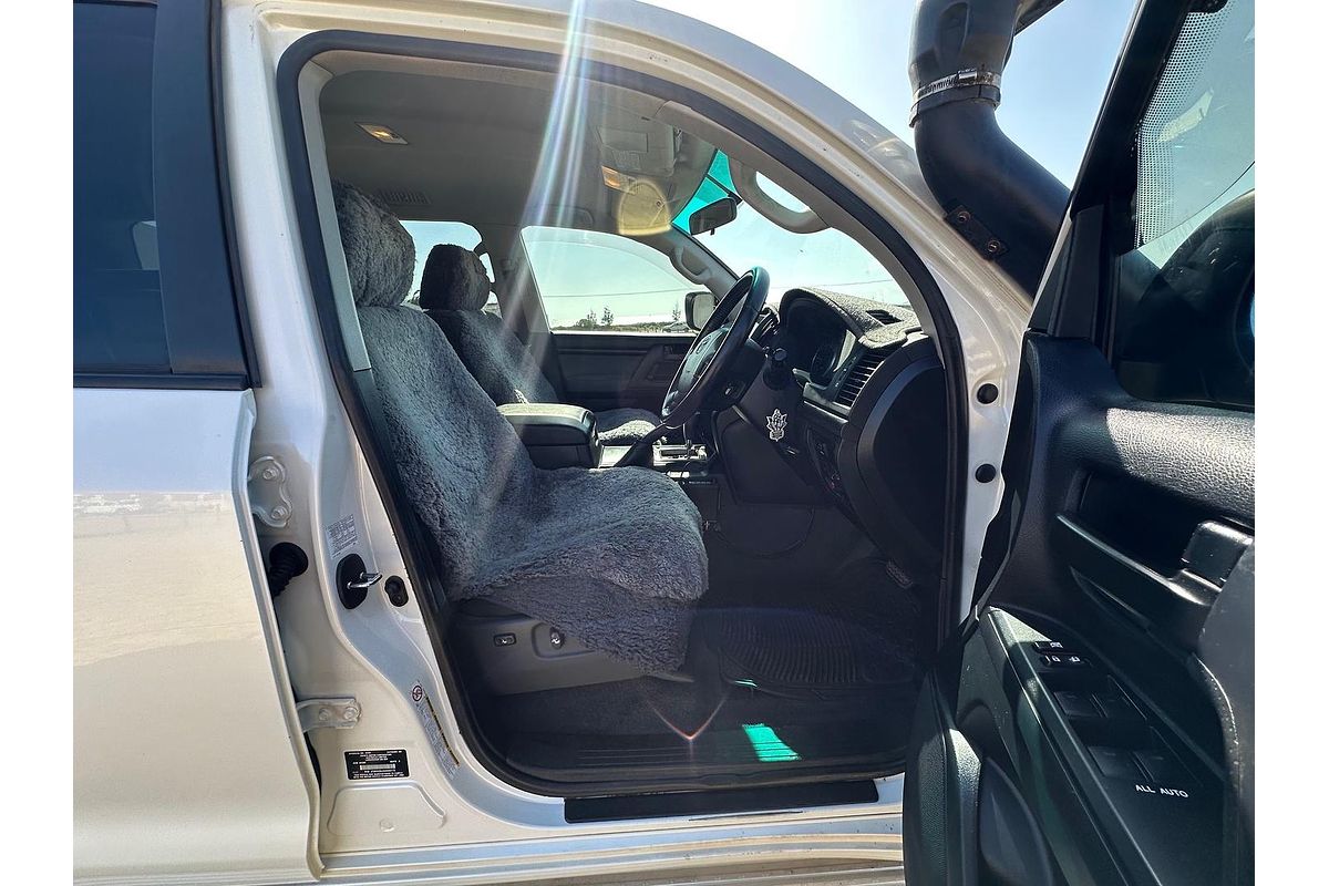 2011 Toyota Landcruiser GXL VDJ200R