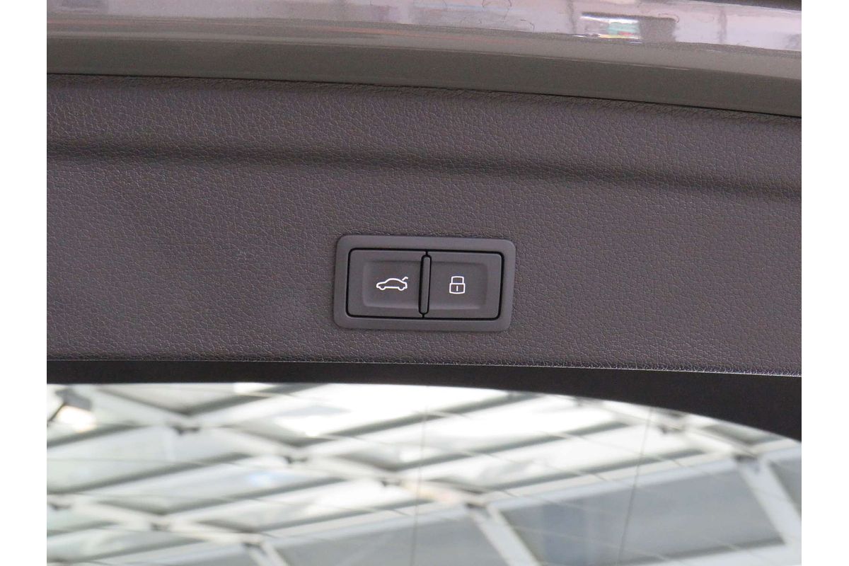 2022 Audi Q3 35 TFSI S Line F3