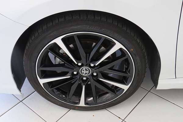 2019 Toyota Camry SX GSV70R