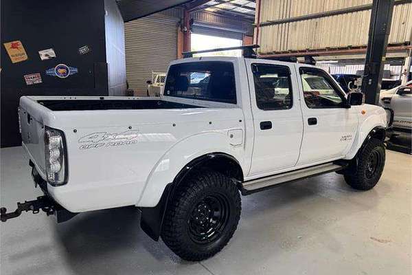 2010 Nissan Navara ST-R D22 4X4
