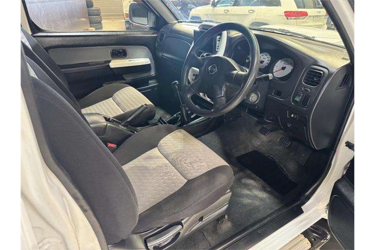 2010 Nissan Navara ST-R D22 4X4