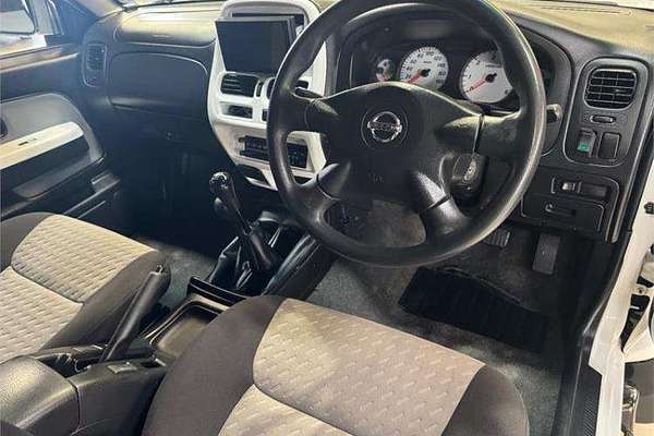 2010 Nissan Navara ST-R D22 4X4