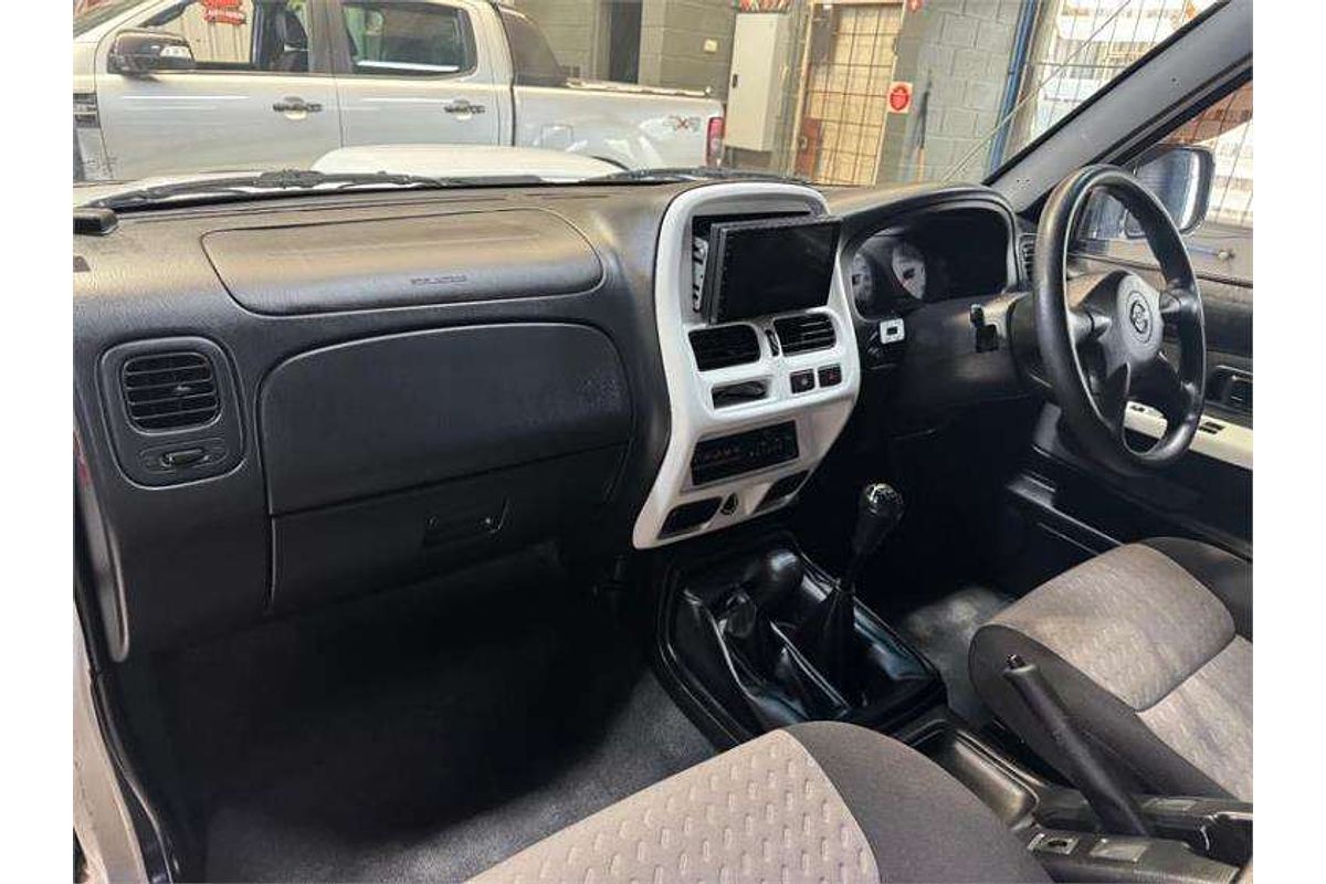 2010 Nissan Navara ST-R D22 4X4