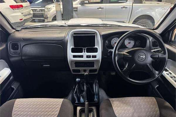 2010 Nissan Navara ST-R D22 4X4