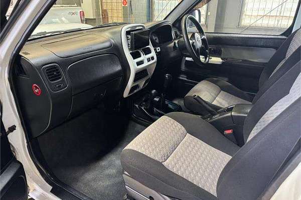 2010 Nissan Navara ST-R D22 4X4