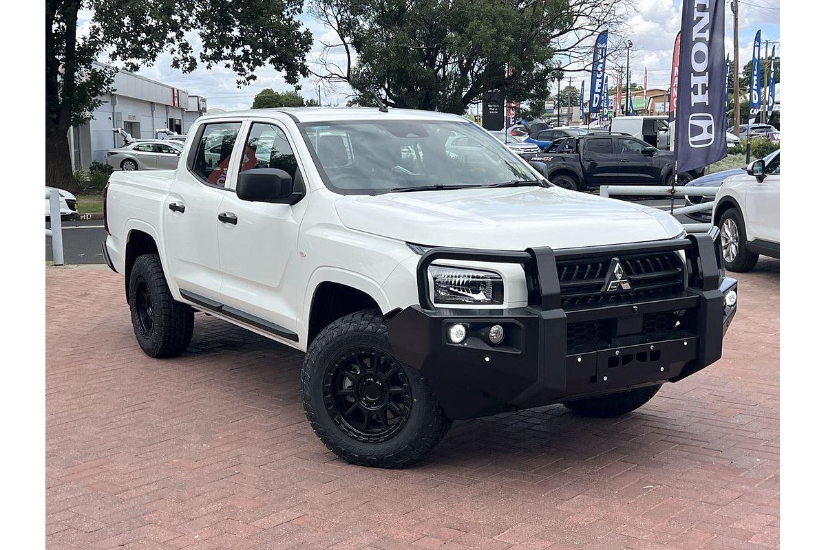 2024 Mitsubishi Triton GLX MV 4X4