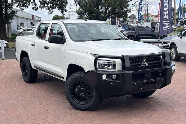 2024 Mitsubishi Triton GLX MV 4X4