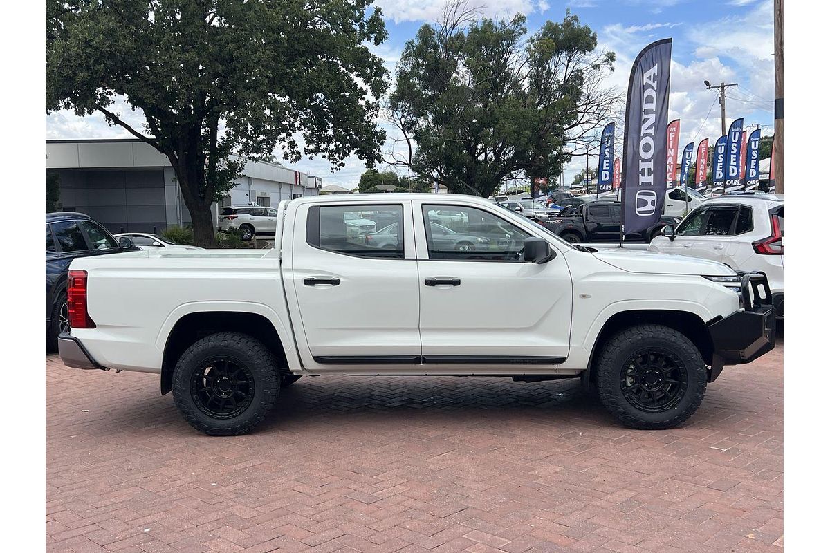 2024 Mitsubishi Triton GLX MV 4X4