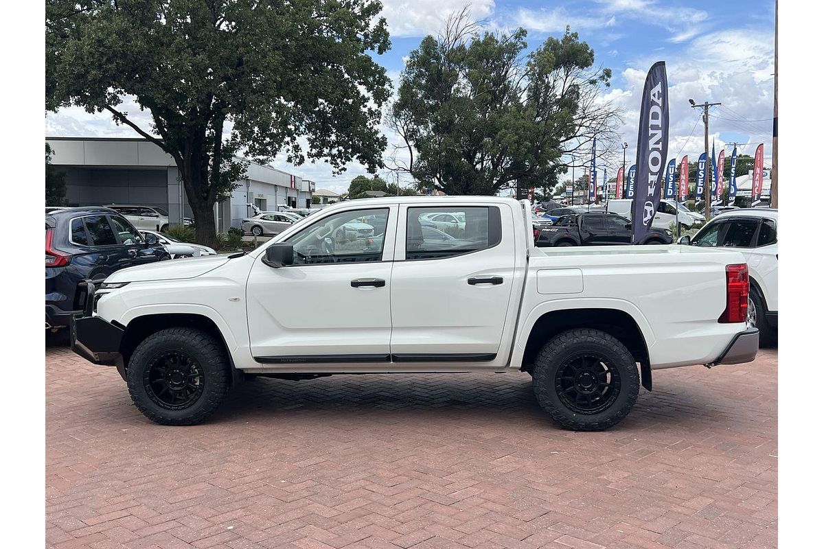 2024 Mitsubishi Triton GLX MV 4X4