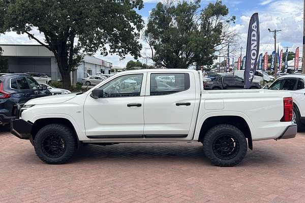 2024 Mitsubishi Triton GLX MV 4X4