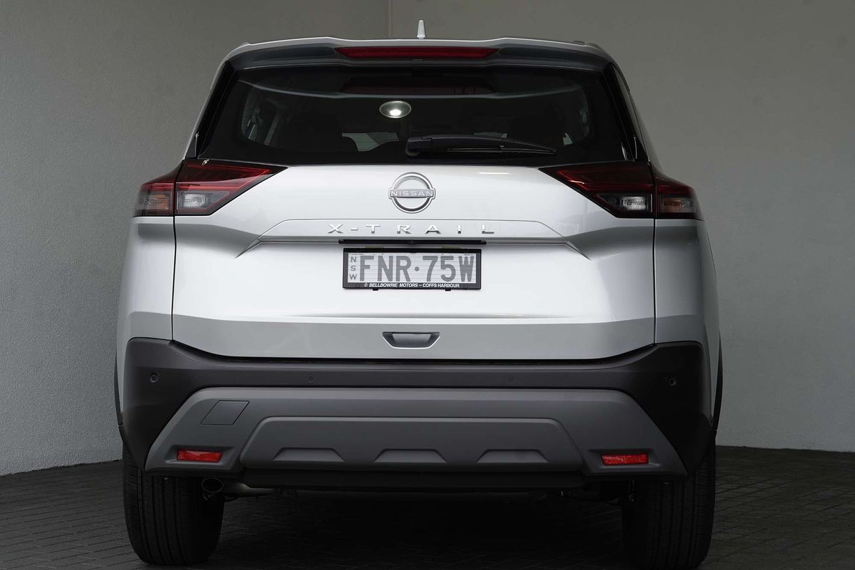2025 Nissan X-TRAIL ST T33
