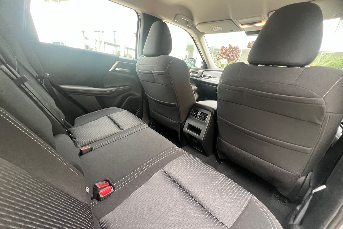 2024 Mitsubishi Outlander ES ZM