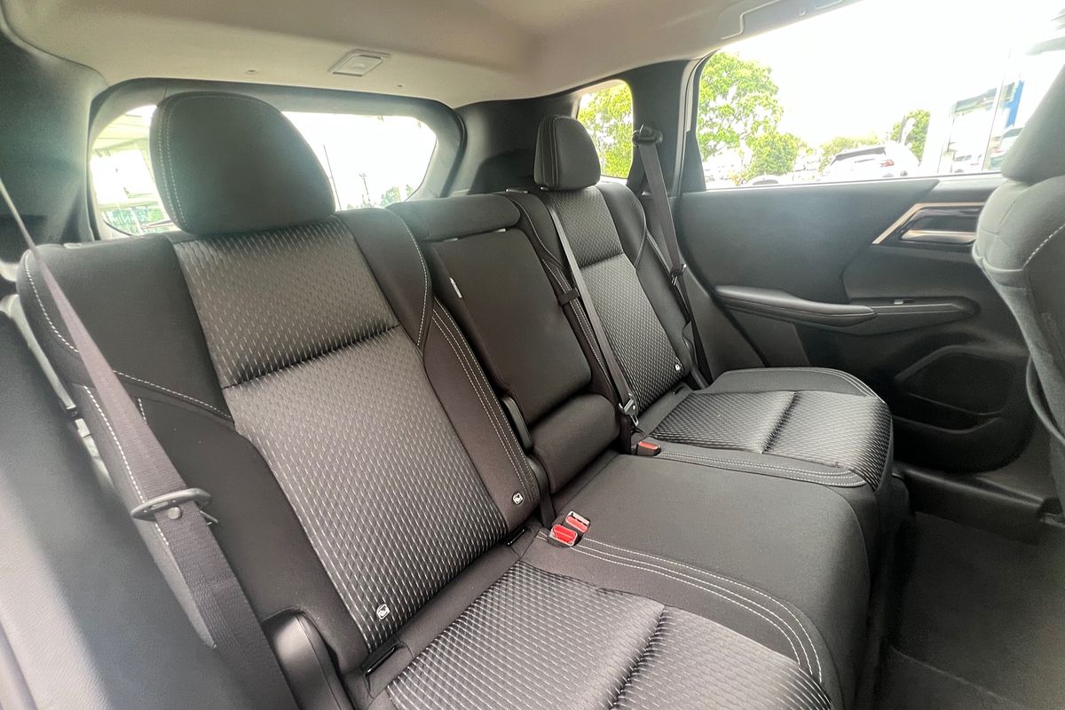 2024 Mitsubishi Outlander ES ZM