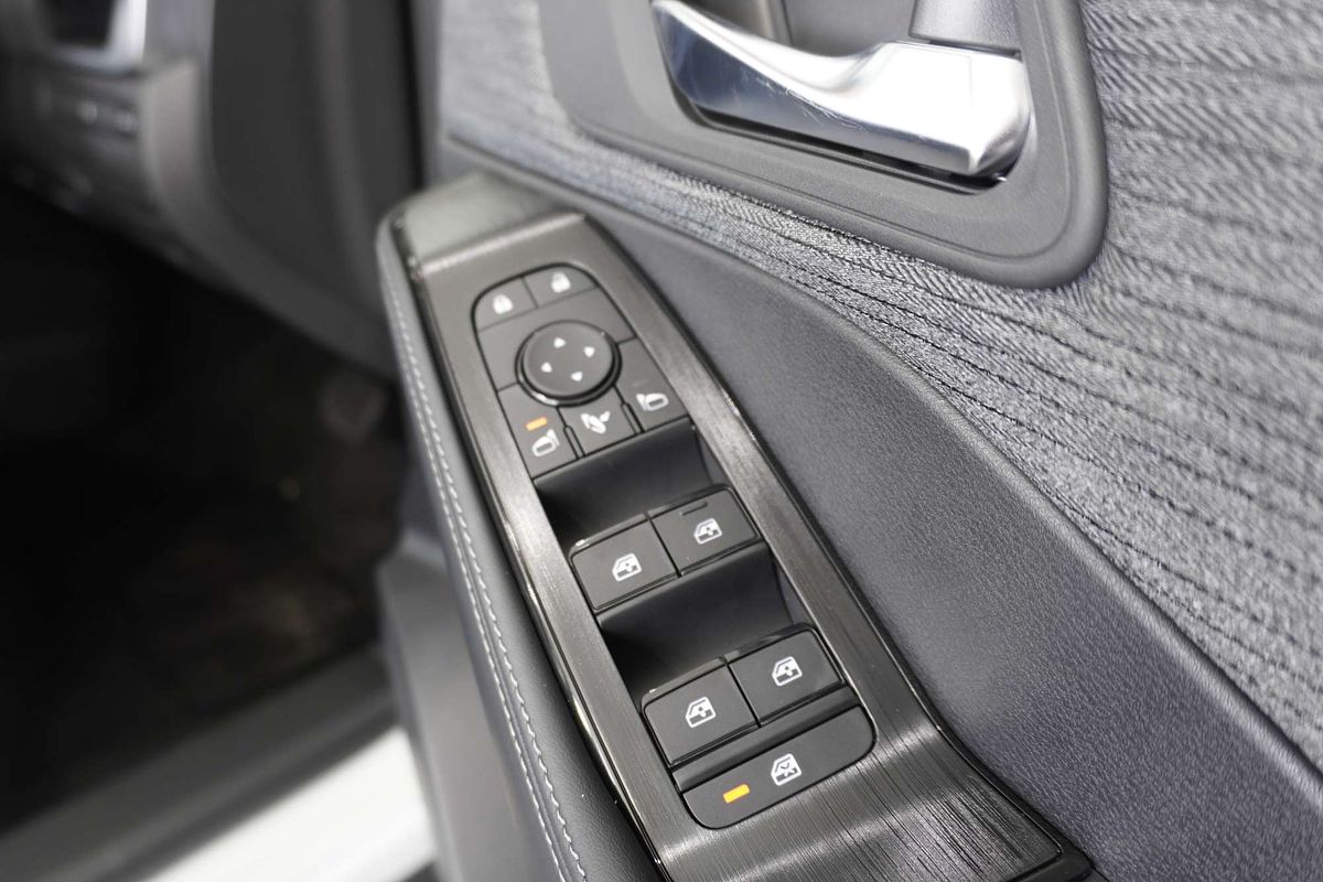 2025 Nissan X-TRAIL ST T33