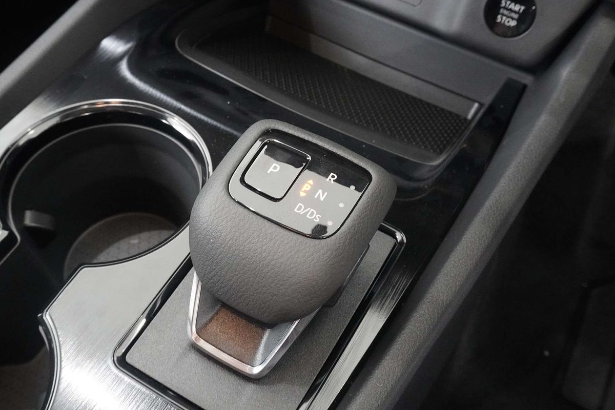 2025 Nissan X-TRAIL ST T33