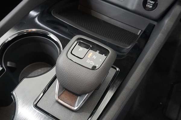 2025 Nissan X-TRAIL ST T33