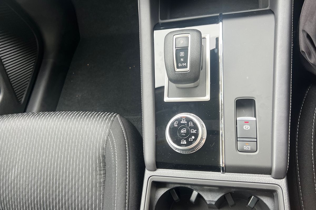 2024 Mitsubishi Outlander ES ZM
