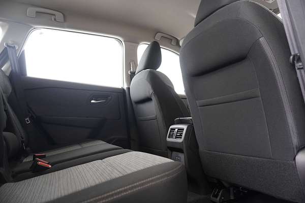 2025 Nissan X-TRAIL ST T33