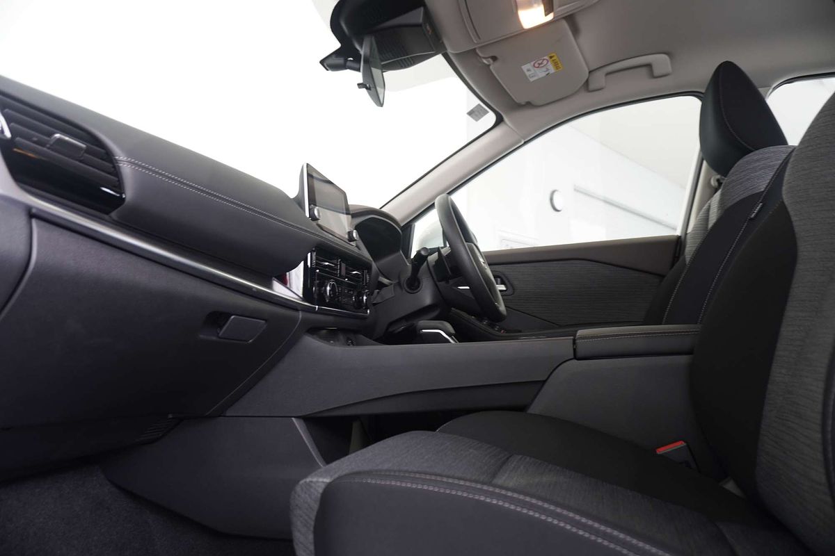 2025 Nissan X-TRAIL ST T33