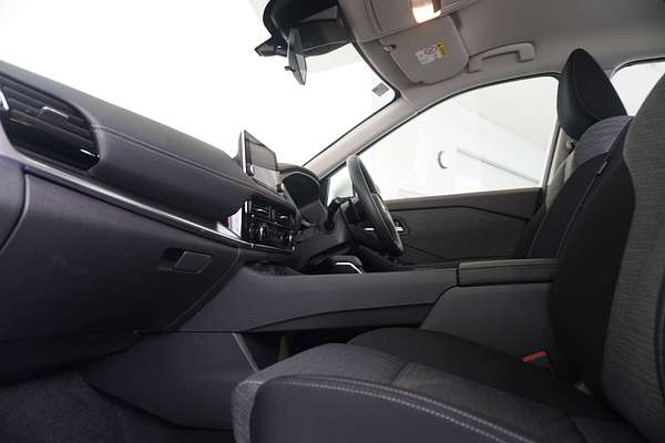 2025 Nissan X-TRAIL ST T33