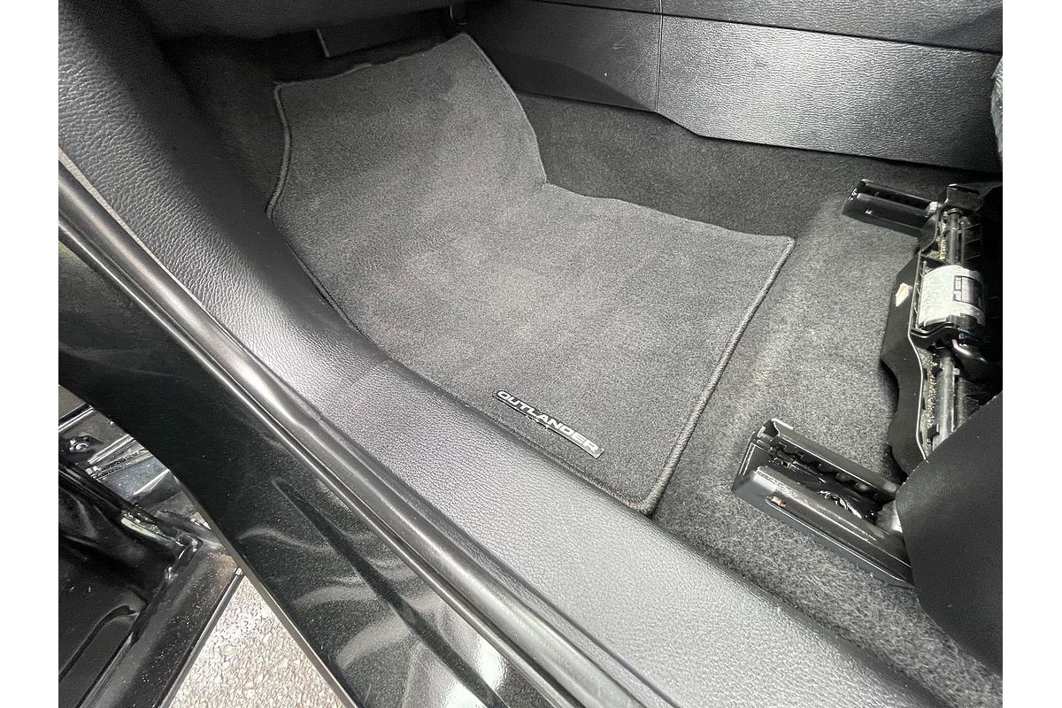 2022 Mitsubishi Outlander Exceed Tourer ZM