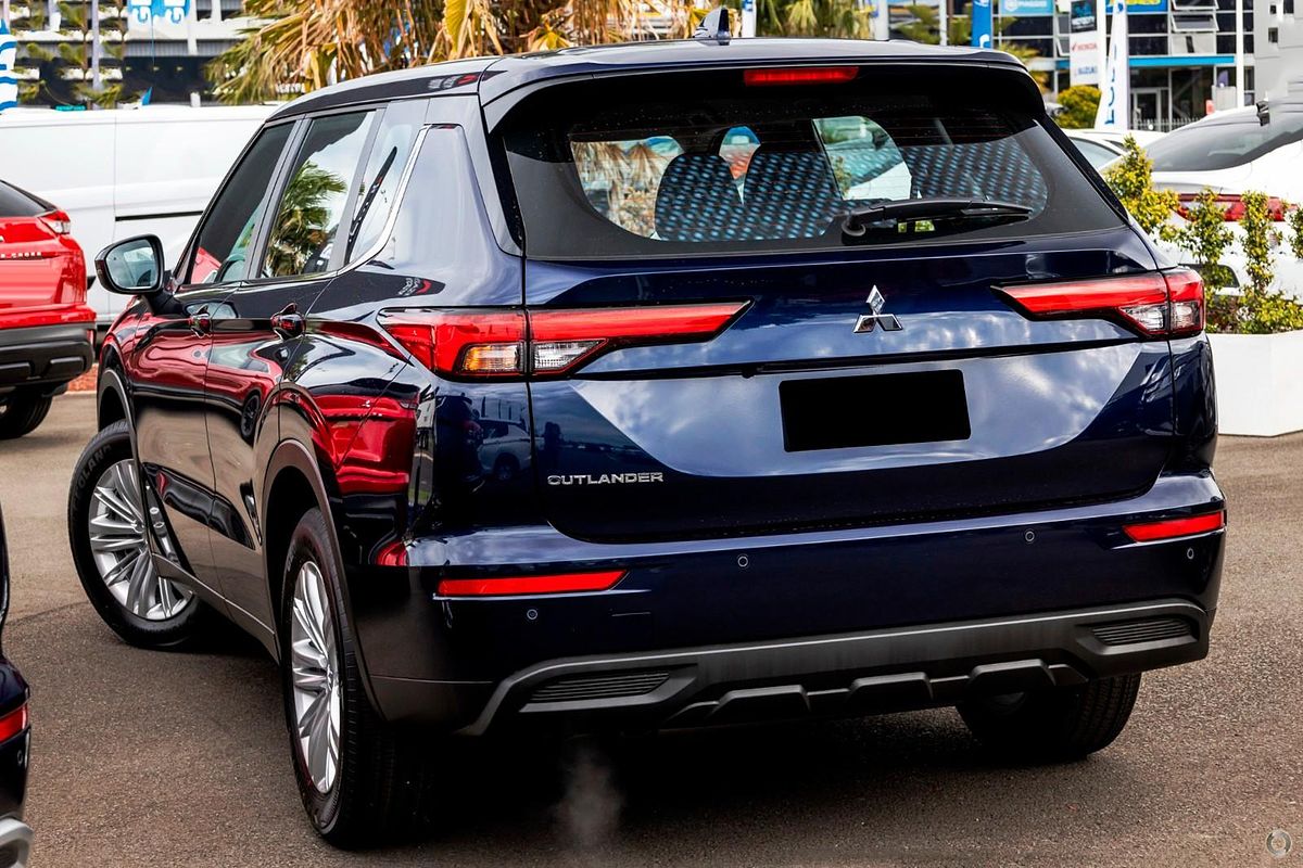 2024 Mitsubishi Outlander ES ZM
