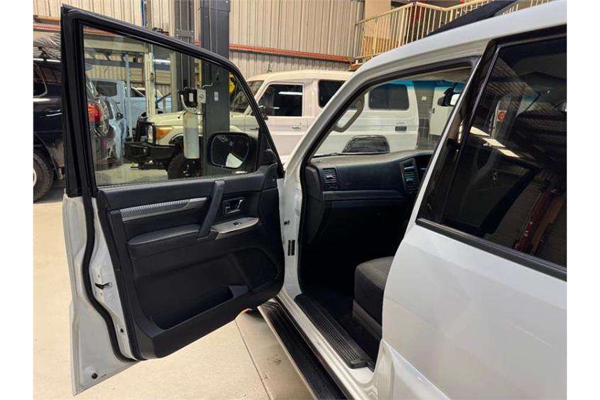 2021 Mitsubishi Pajero GLX NX