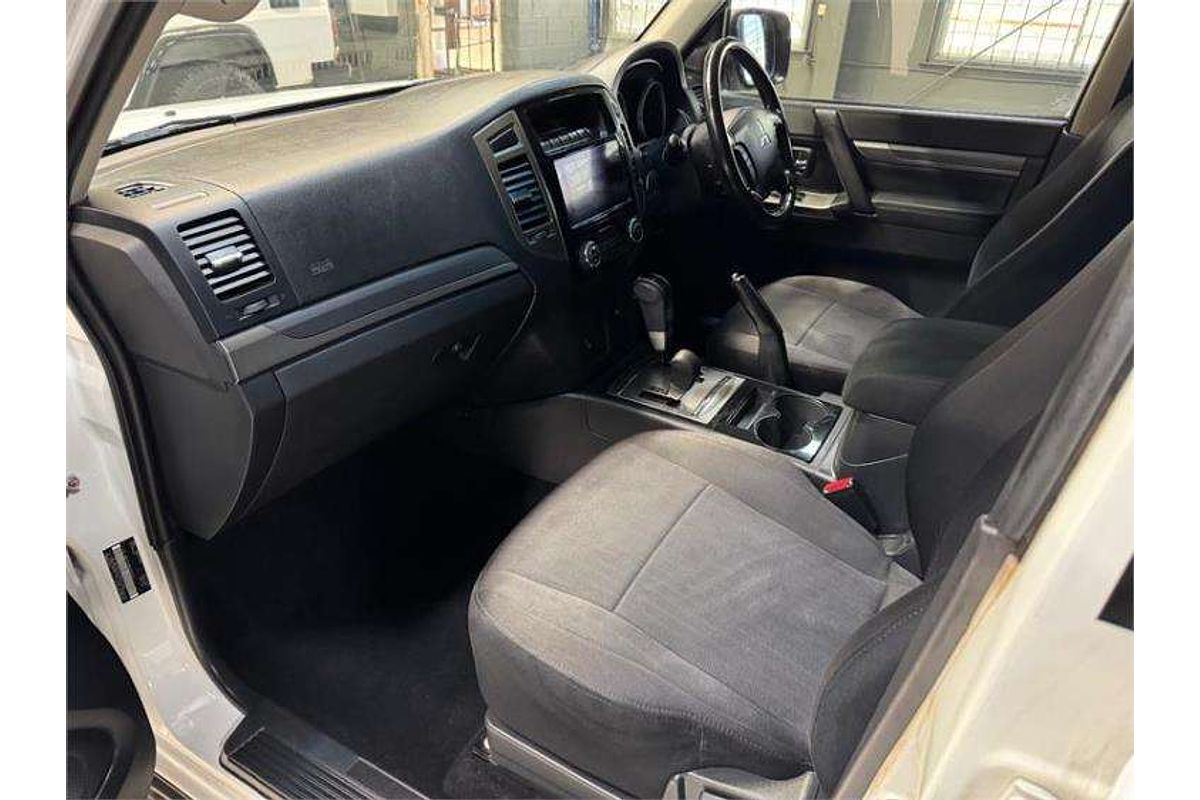 2021 Mitsubishi Pajero GLX NX