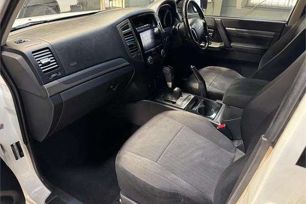 2021 Mitsubishi Pajero GLX NX