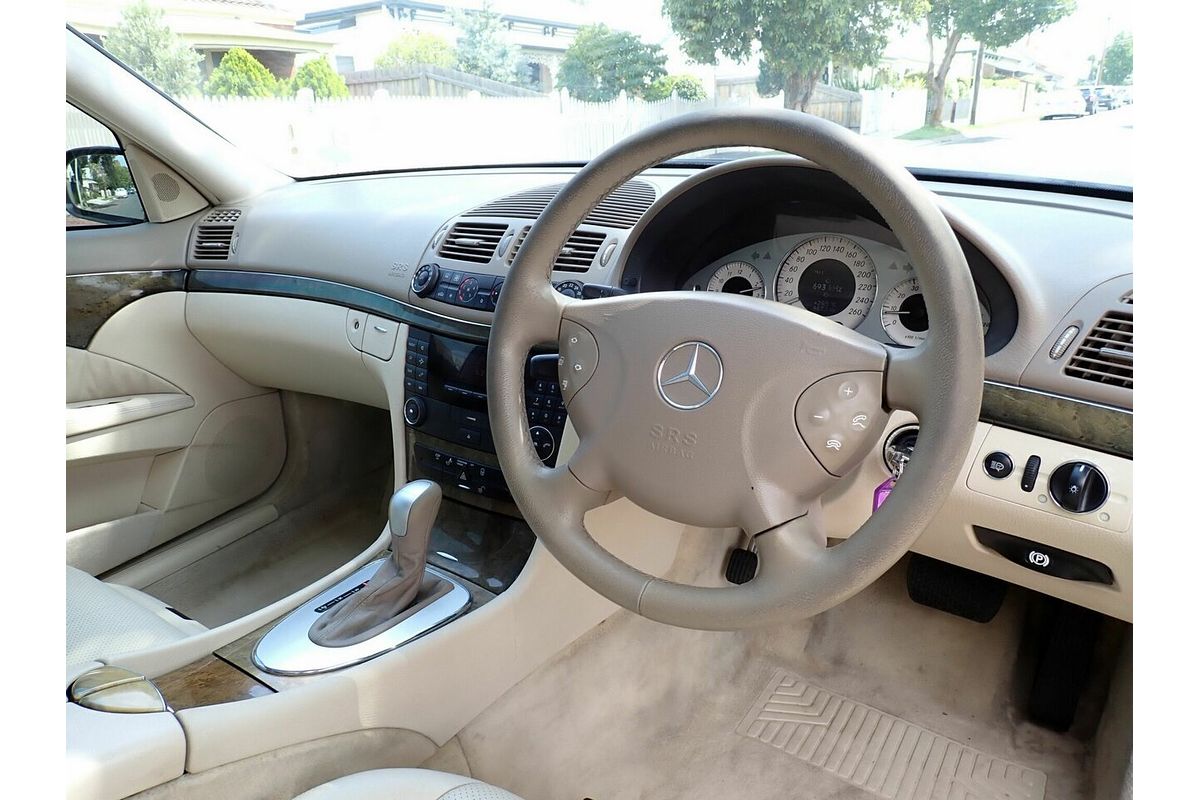 2002 Mercedes-Benz E240 Avantgarde 211