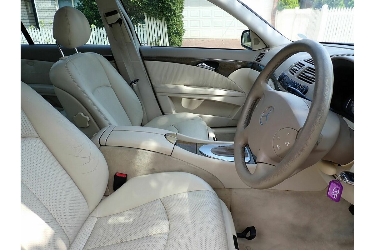 2002 Mercedes-Benz E240 Avantgarde 211