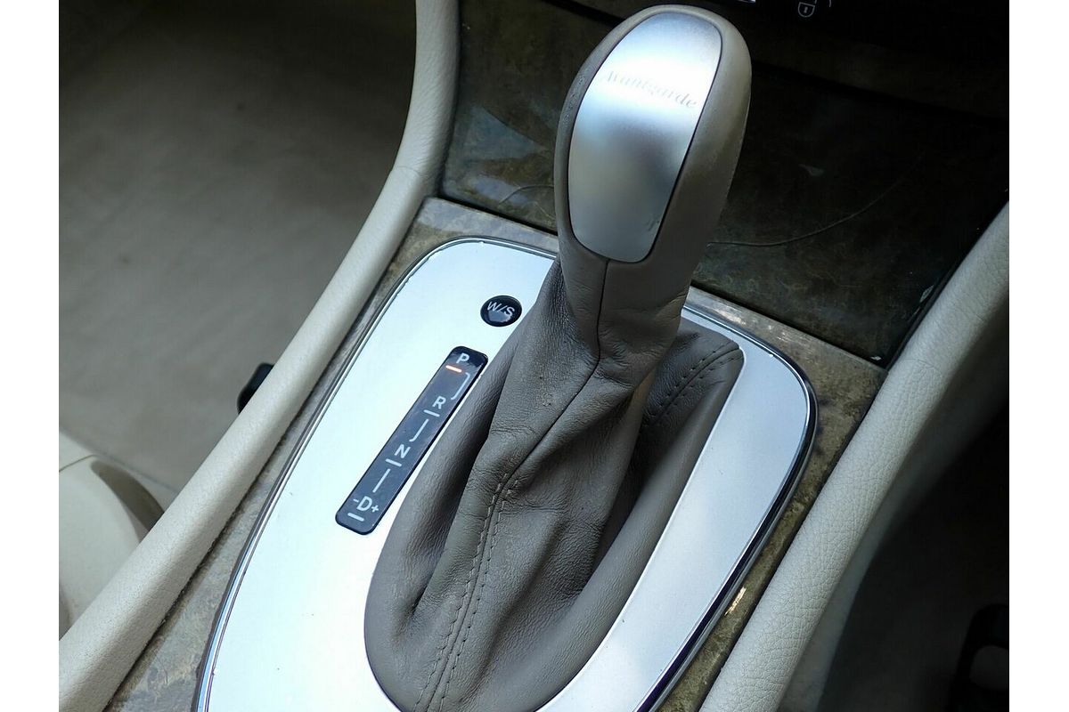 2002 Mercedes-Benz E240 Avantgarde 211
