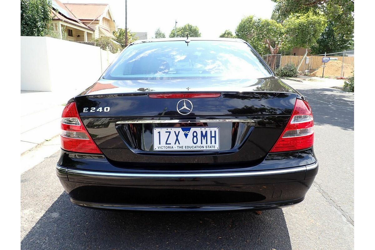 2002 Mercedes-Benz E240 Avantgarde 211