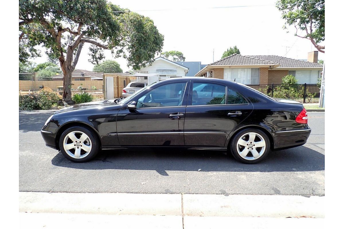 2002 Mercedes-Benz E240 Avantgarde 211