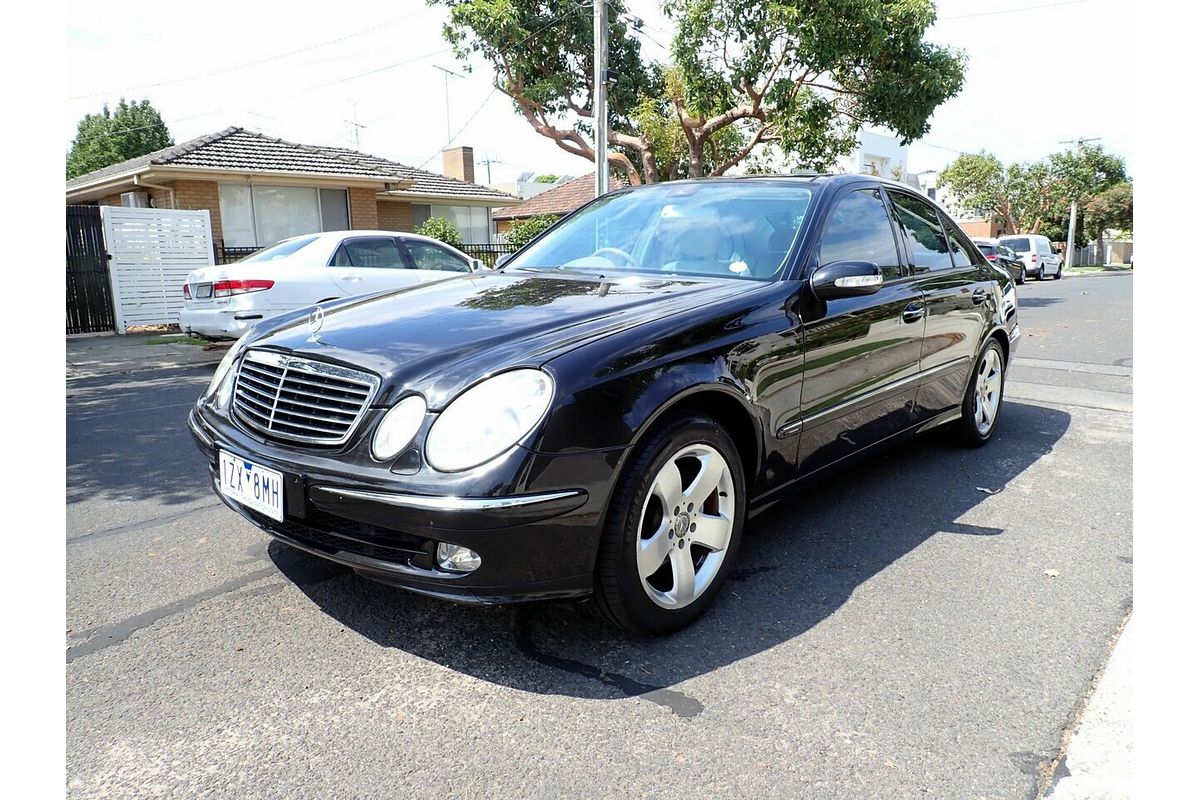 2002 Mercedes-Benz E240 Avantgarde 211