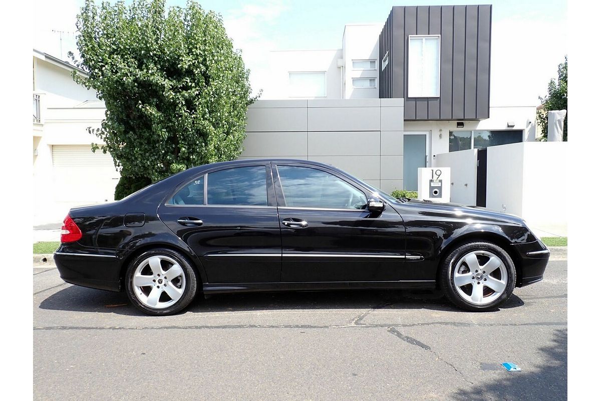 2002 Mercedes-Benz E240 Avantgarde 211