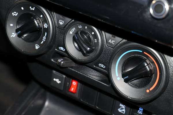 2024 Toyota Hilux SR GUN126R 4X4