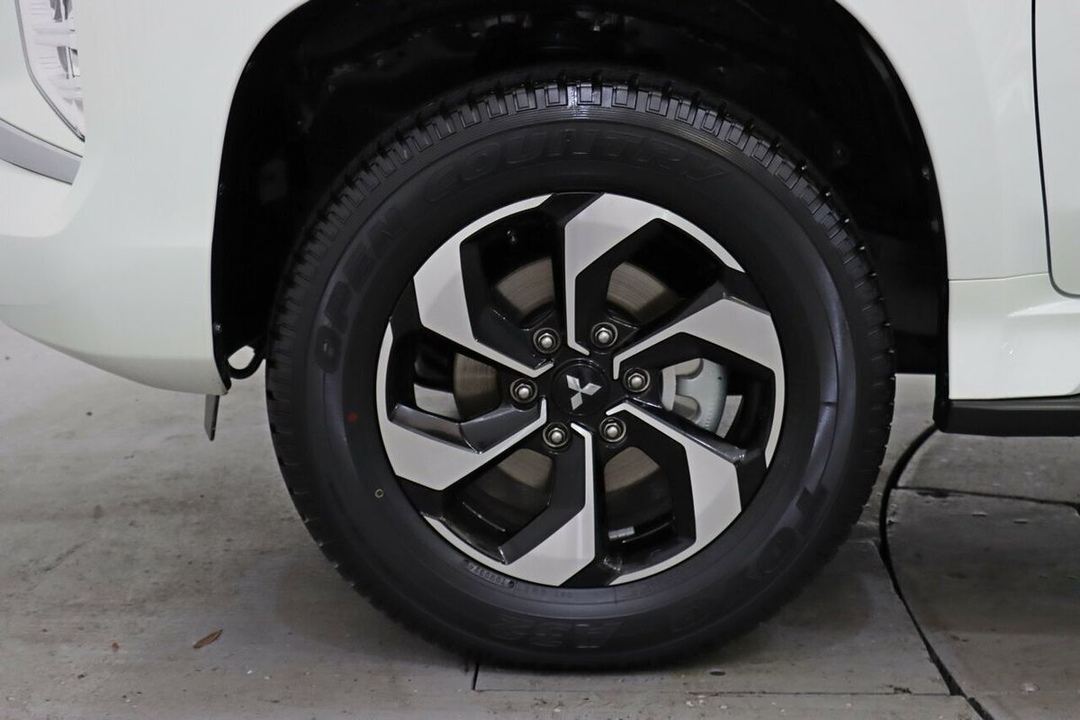 2024 Mitsubishi Pajero Sport GLS QG