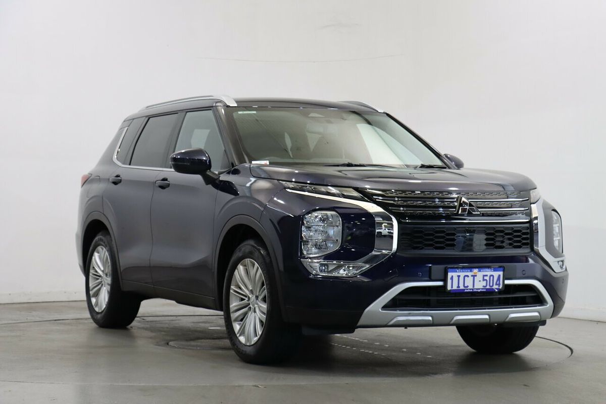 2023 Mitsubishi Outlander LS ZM